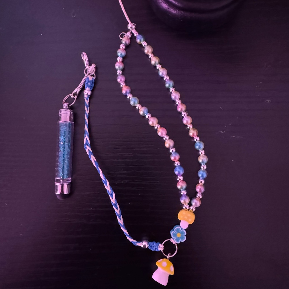 Keychain/Accessory Gift Set - Picture 5 of 6